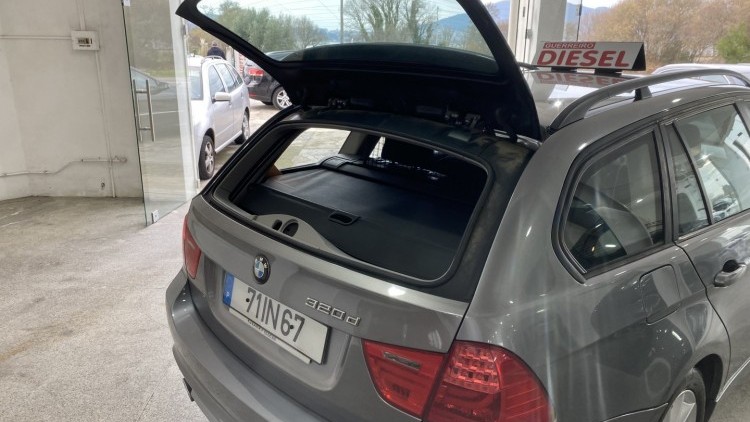 BMW S&eacute;rie 3 - 320 d Touring "Navigation" (177 CV)