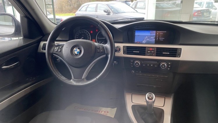 BMW S&eacute;rie 3 - 320 d Touring "Navigation" (177 CV)