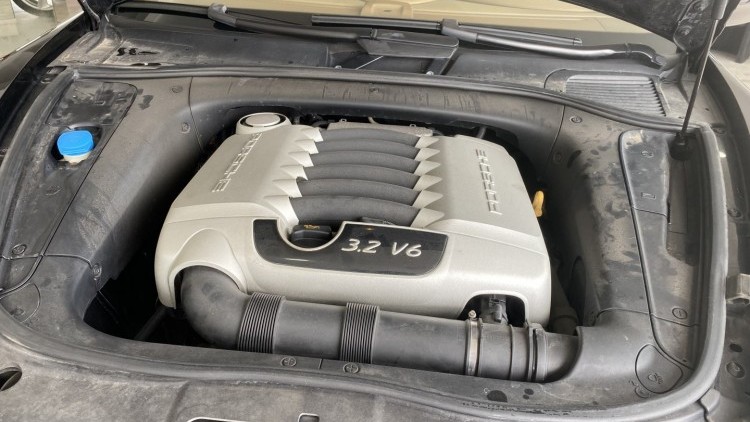 Porsche Cayenne 3.2 V6 (1 DONO)