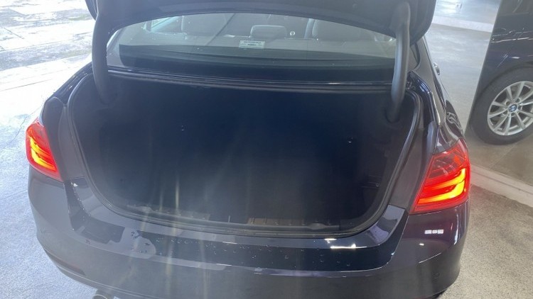 BMW S&eacute;rie 3 - 318 d (117 MIL KMs)