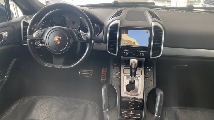 Porsche Cayenne S "Hybrid" (333 cv)