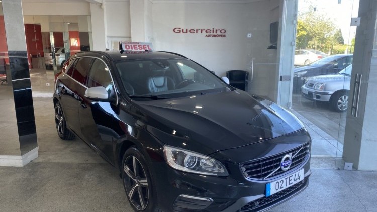 Volvo V60 D6 AWD "R-Design" PHEV