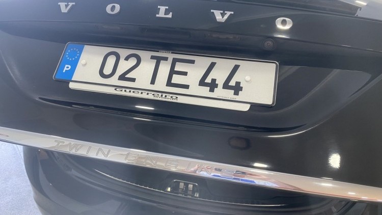 Volvo V60 D6 AWD "R-Design" PHEV