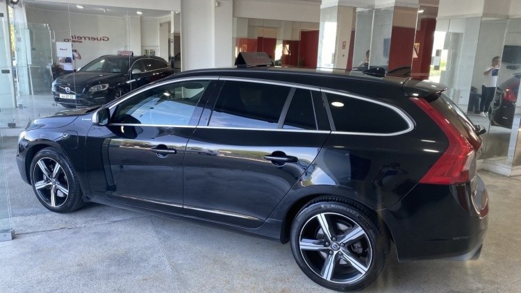 Volvo V60 D6 AWD "R-Design" PHEV