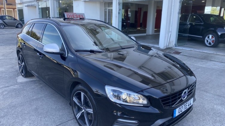 Volvo V60 D6 AWD "R-Design" PHEV