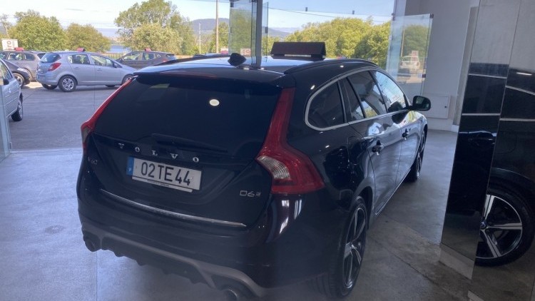 Volvo V60 D6 AWD "R-Design" PHEV
