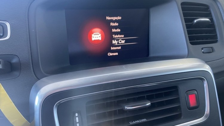 Volvo V60 D6 AWD "R-Design" PHEV