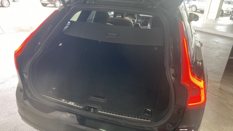 Volvo V90 D4 "Inscription" (132 MIL KMs)