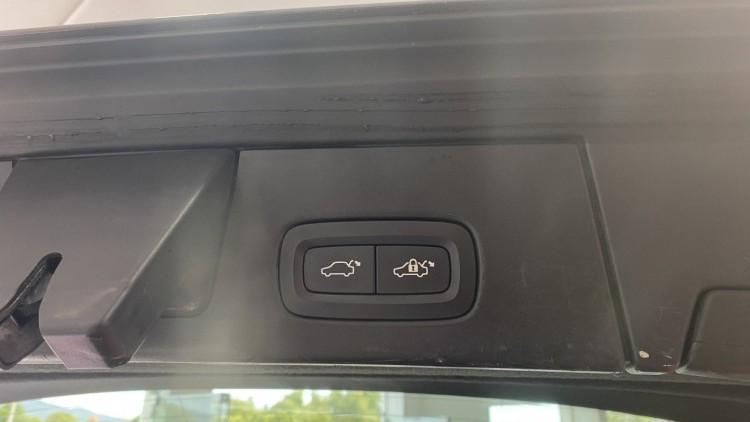Volvo V90 D4 "Inscription" (132 MIL KMs)