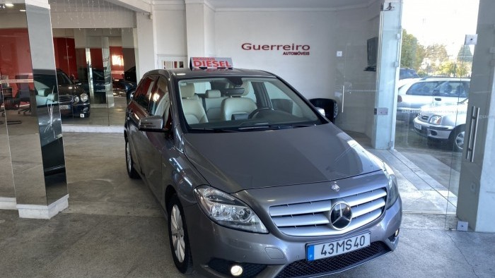 Mercedes-Benz Classe B 180 CDI "Blue Eficiency" (Motor MERCEDES)