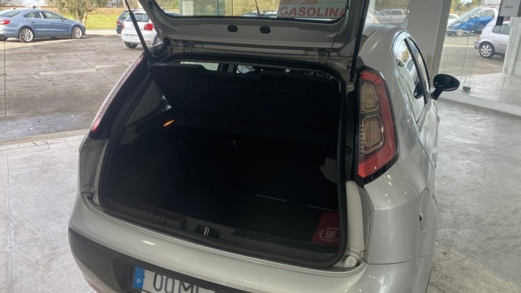 Fiat Punto Evo 1.2 "Tom Tom" (126 MIL KMs)