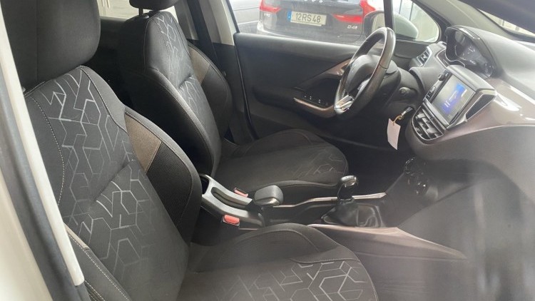 Peugeot 2008 1.2 VTI "Active" (128 MIL KMs)