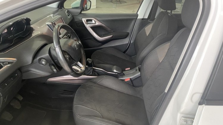 Peugeot 2008 1.2 VTI "Active" (128 MIL KMs)