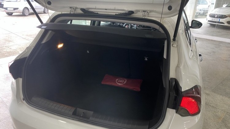 Fiat Tipo 1.3 M-Jet "Lounge" (104 MIL KMs)