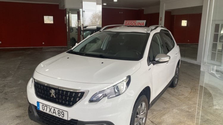Peugeot 2008 1.2 VTI "Style" (31 MIL KMs)