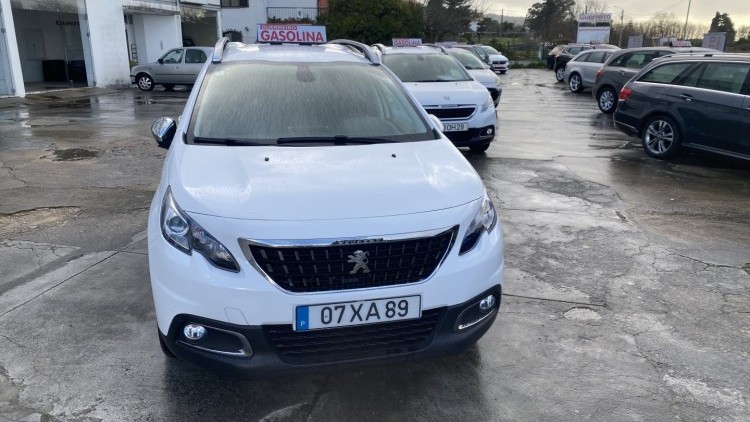Peugeot 2008 1.2 VTI "Style" (31 MIL KMs)