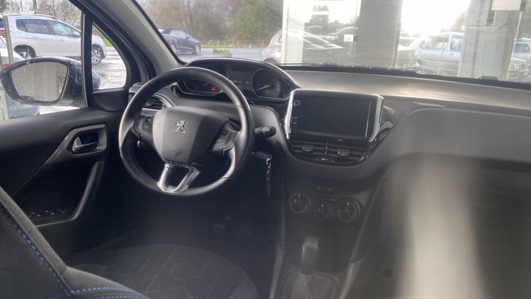 Peugeot 2008 1.2 VTI "Style" (31 MIL KMs)