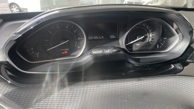 Peugeot 2008 1.2 VTI "Style" (31 MIL KMs)