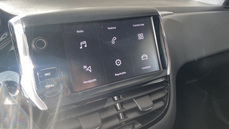 Peugeot 2008 1.2 VTI "Style" (31 MIL KMs)