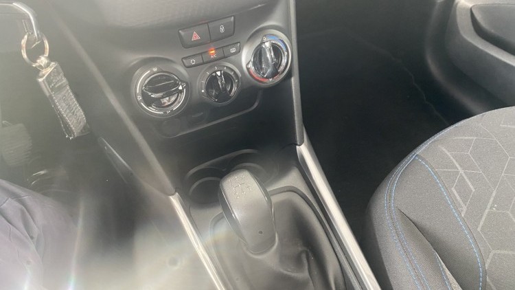 Peugeot 2008 1.2 VTI "Style" (31 MIL KMs)