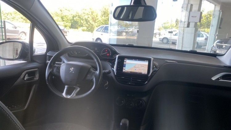 Peugeot 2008 1.2 VTI "Style" (73 MIL KMs)