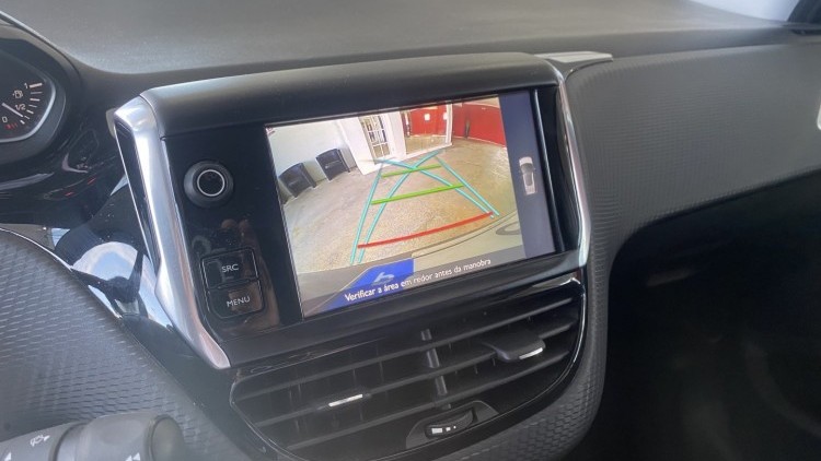 Peugeot 2008 1.2 VTI "Style" (73 MIL KMs)