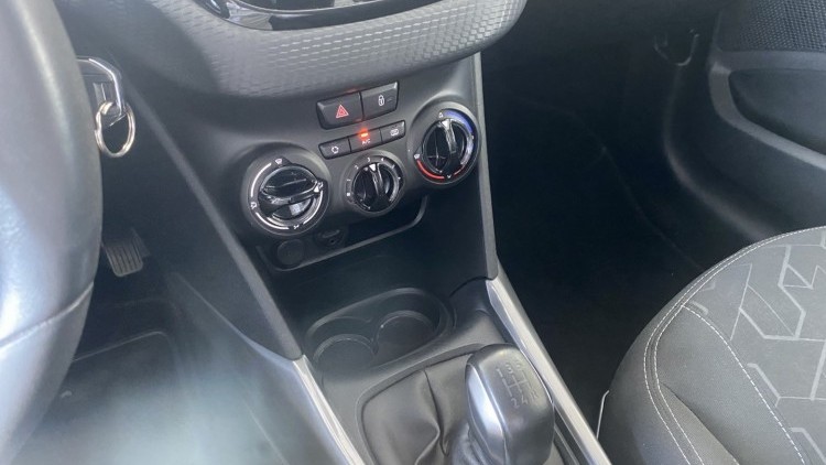 Peugeot 2008 1.2 VTI "Style" (73 MIL KMs)