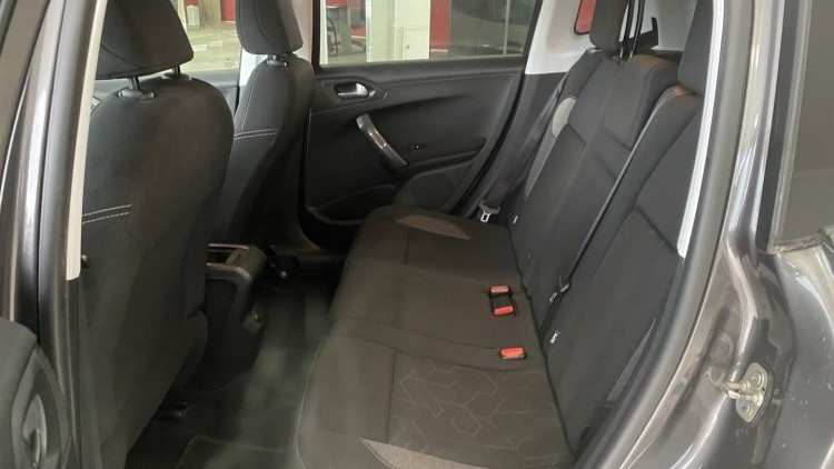 Peugeot 2008 1.2 VTI "Style" (116 MIL KMs)