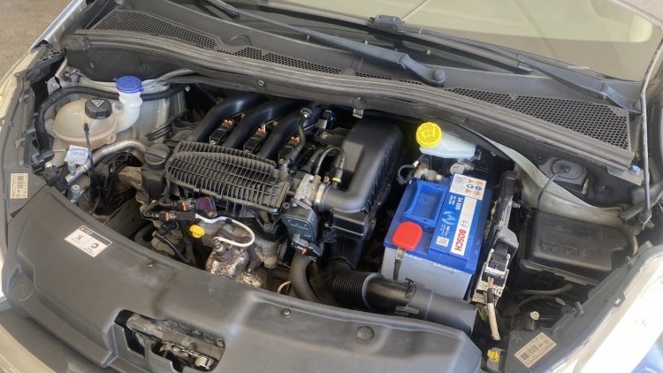 Peugeot 208 1.2 Pure Tech "Style" (74 MIL KMs)