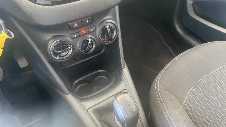 Peugeot 208 1.2 Pure Tech "Style" (74 MIL KMs)