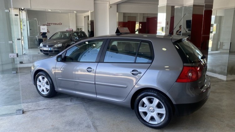 Volkswagen Golf 1.4 16v (122 MIL KMs)