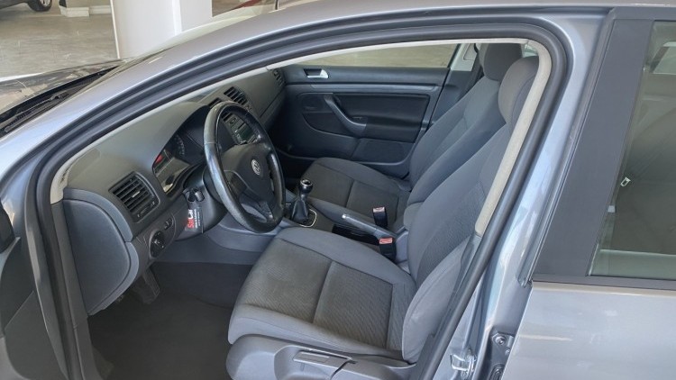 Volkswagen Golf 1.4 16v (122 MIL KMs)