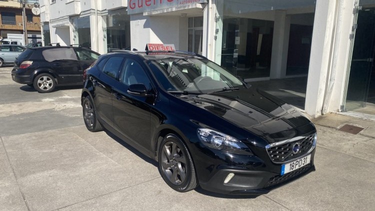 Volvo V40 1.6 D2 "Cross Country" (29 MIL KMs)