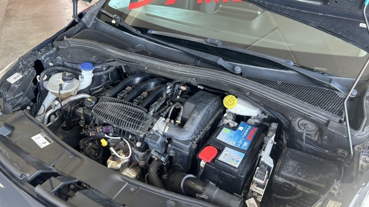 Peugeot 2008 1.2 VTI "Style" (57 MIL KMs)