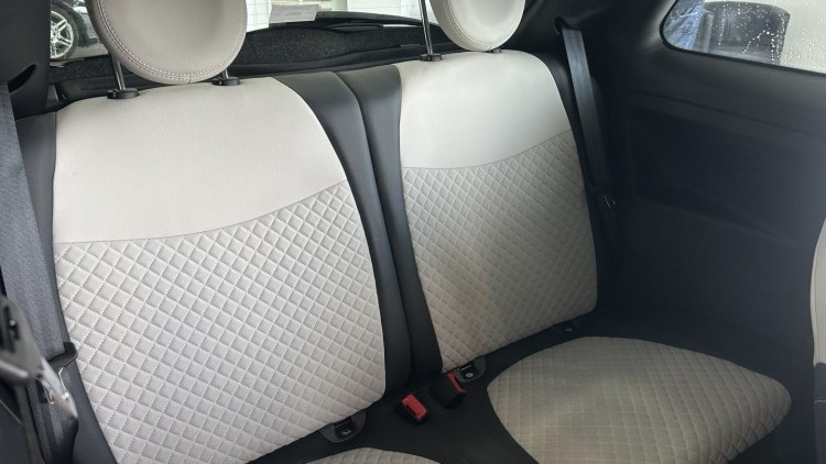 Fiat 500 1.0 Hybrid "Dolce vita" (83 MIL KMs)